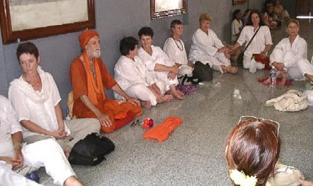 Historic group gathering photo from Muz Murray archive workshop materials and community chronicles.